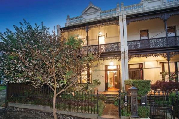 17 Hawksburn Road SOUTH YARRA
