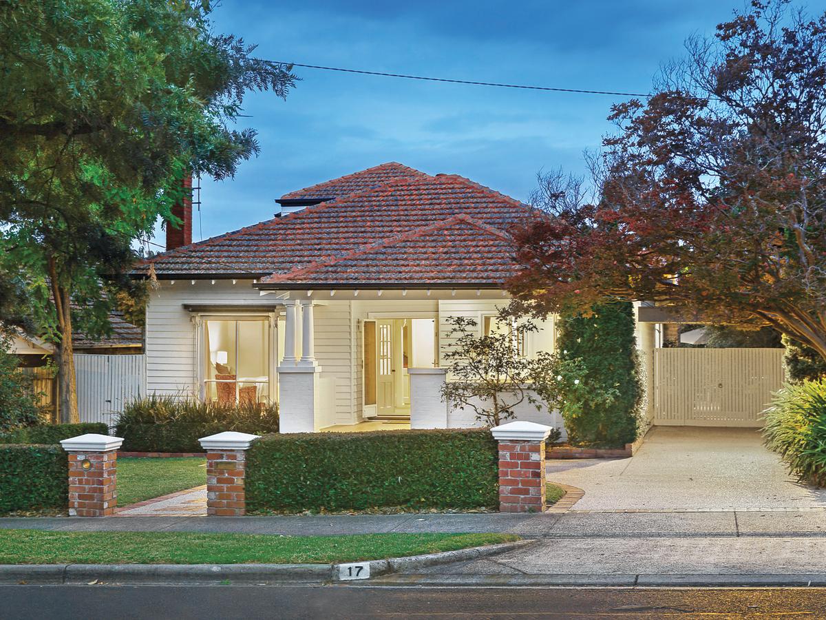 17 Hazeldine Road GLEN IRIS