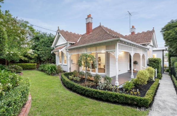 17 Highfield Road CANTERBURY