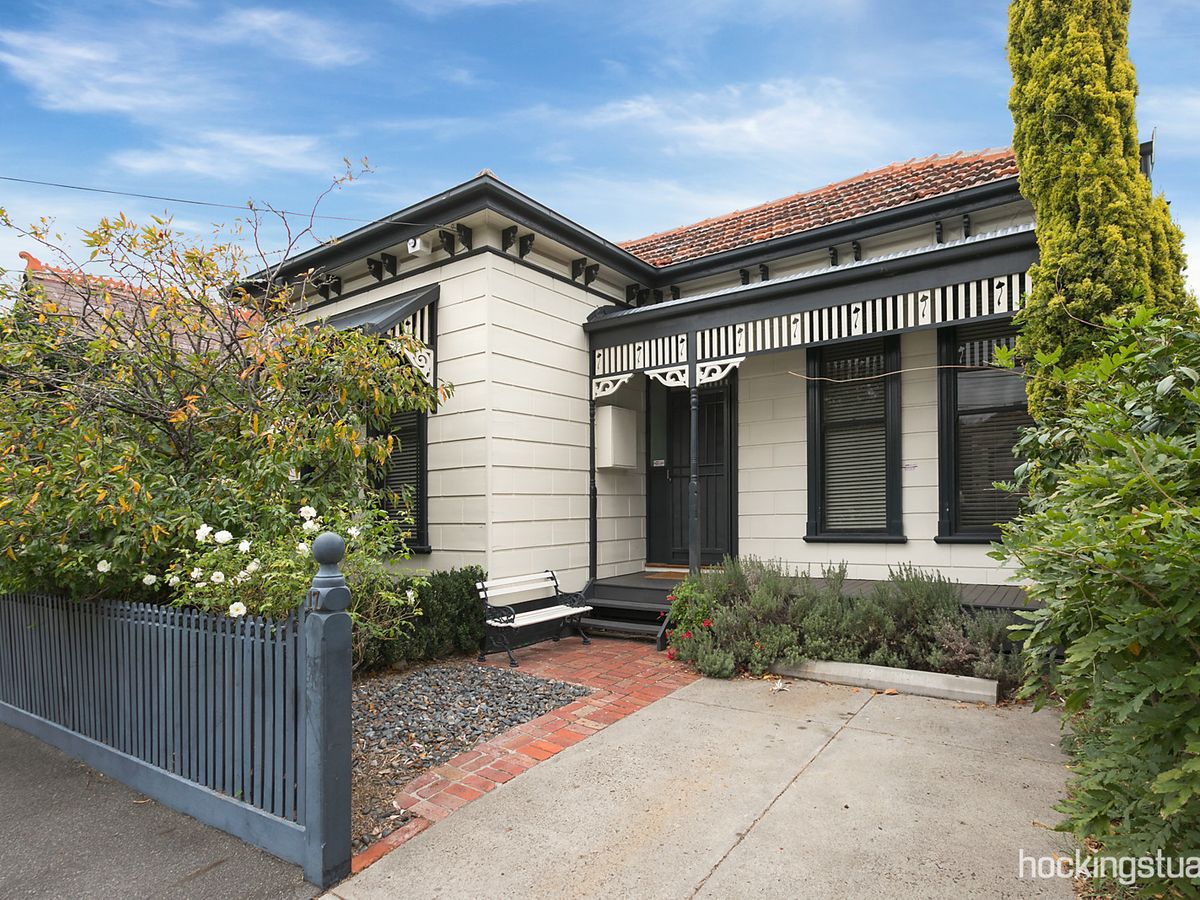 17 Longmore Street ST KILDA WEST