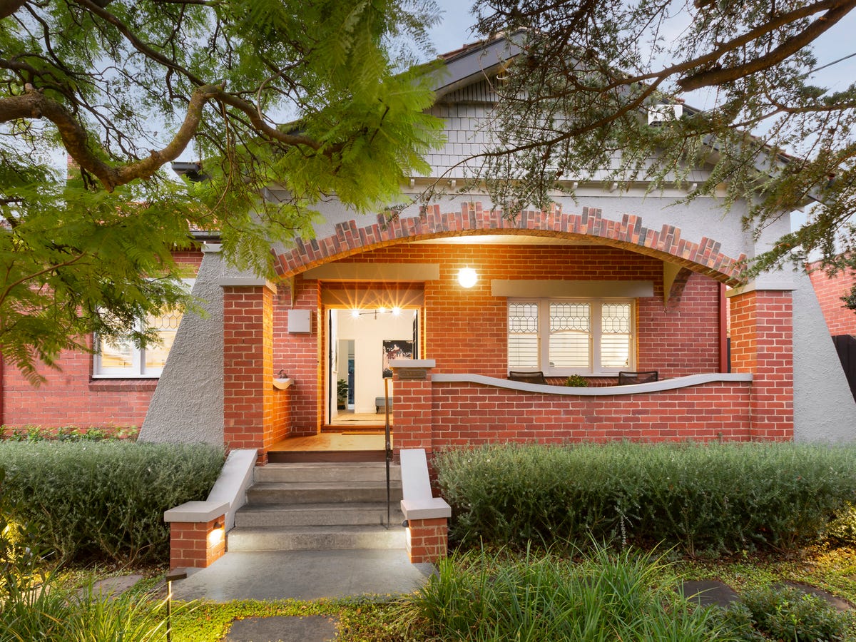 17 Maysia Street CANTERBURY