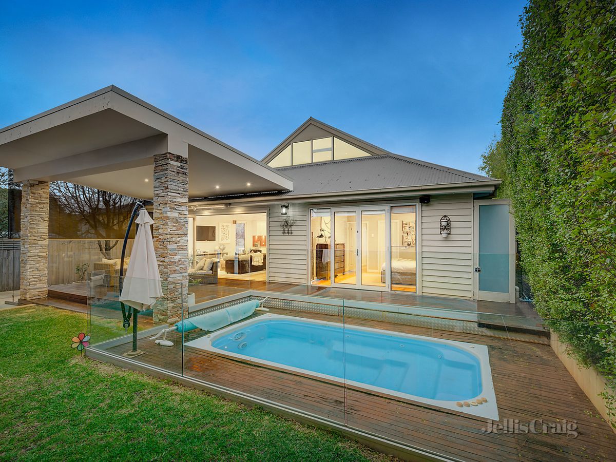 17 Rebecca Road MALVERN EAST