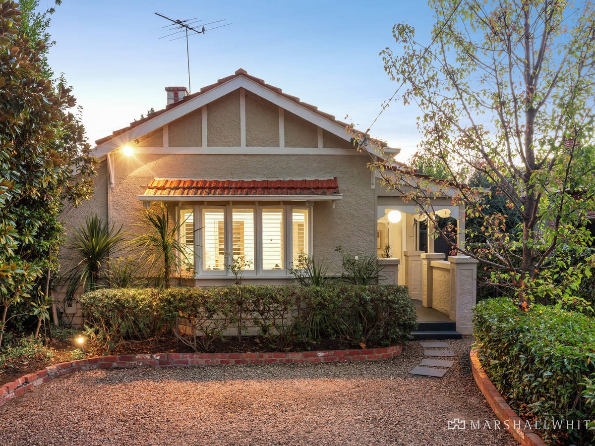 17 Warley Road MALVERN EAST