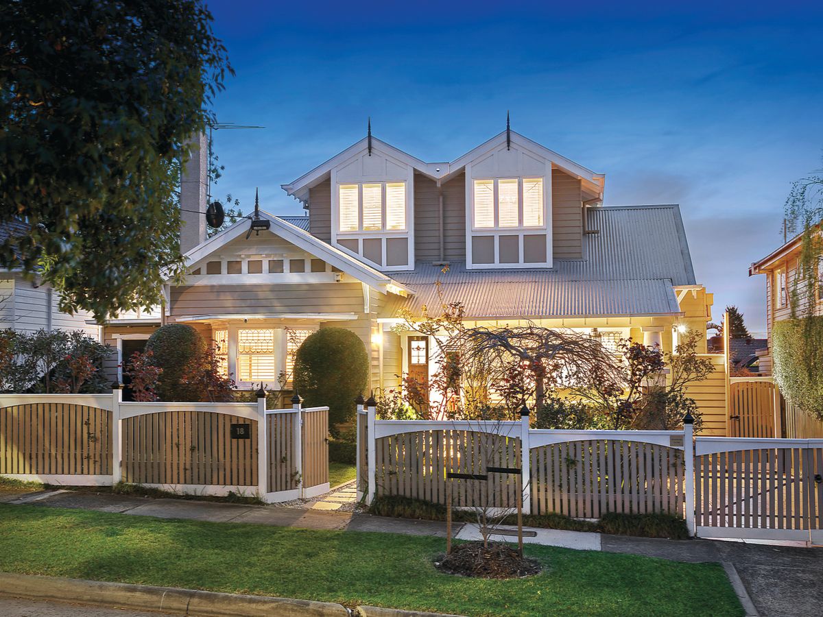 18 James Street SURREY HILLS