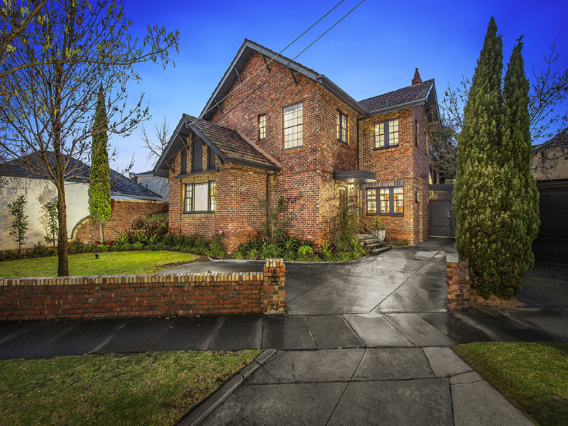 18 Orrong Grove CAULFIELD NORTH