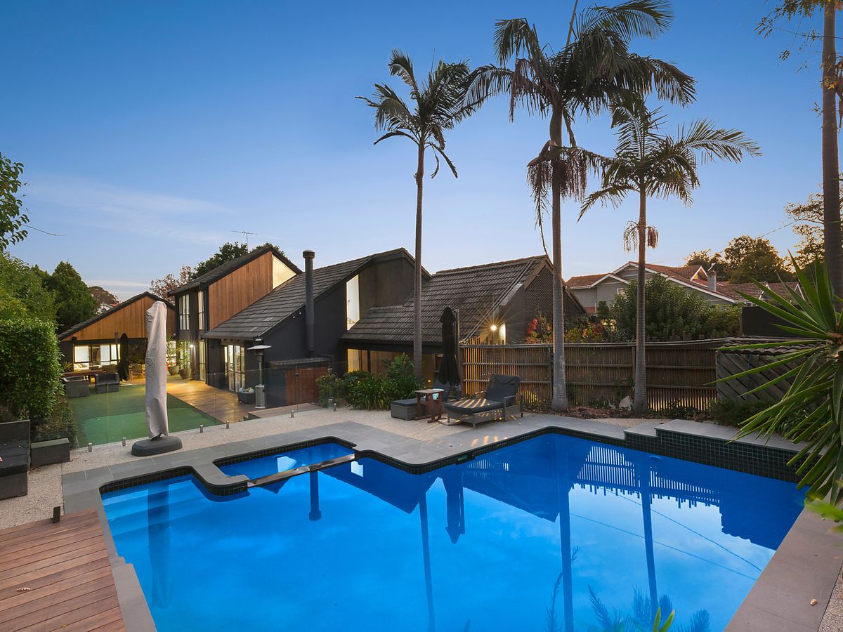 18 Pine Avenue CAMBERWELL