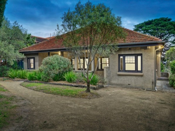 18 Rockbeare Grove IVANHOE