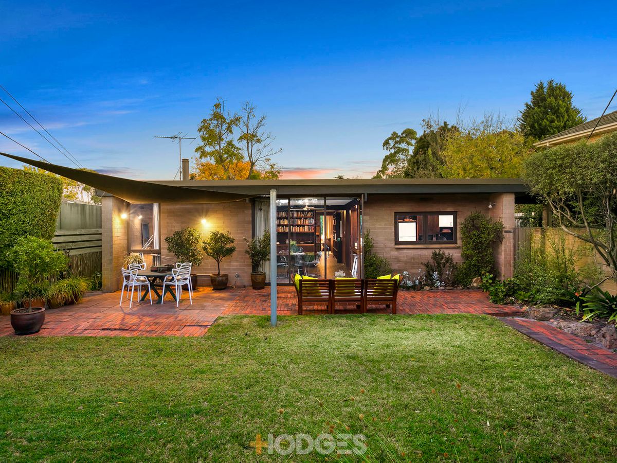 18 Sunset Avenue BEAUMARIS