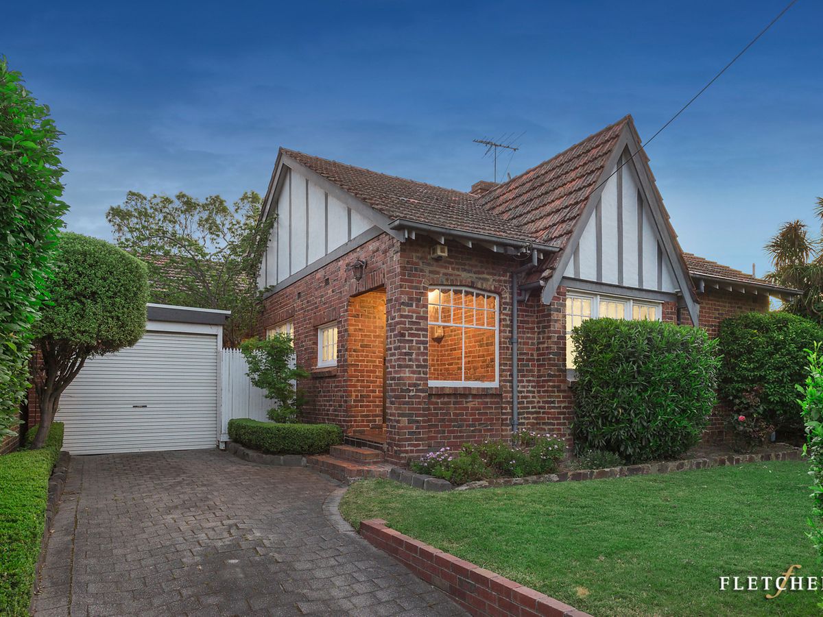 18 Winmalee Road BALWYN