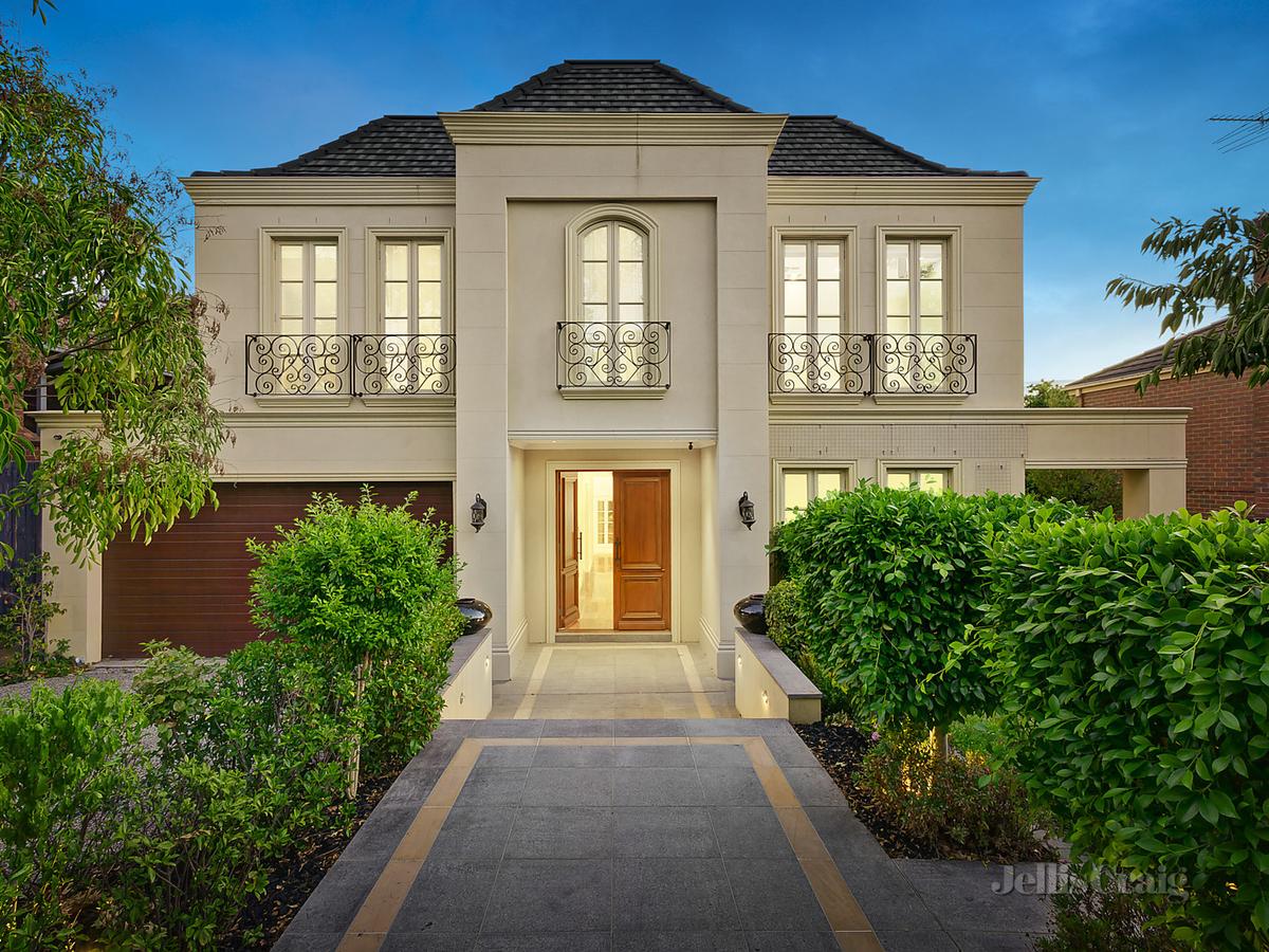 18 Yongala Street BALWYN
