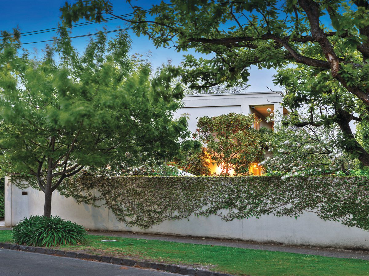 19 Adelaide Street ARMADALE