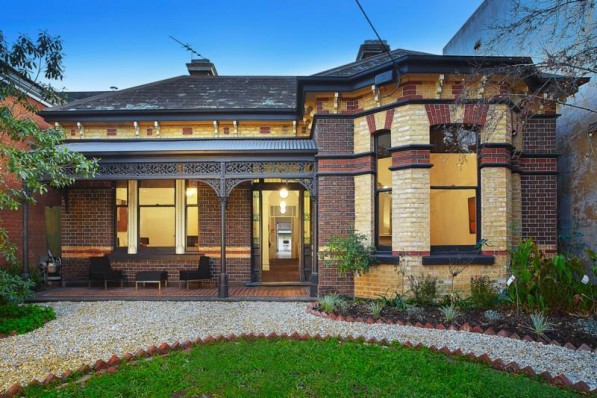 19 Canterbury Road ALBERT PARK