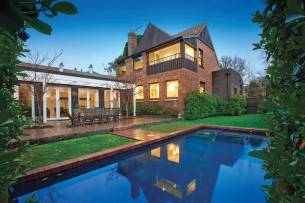 19 Crest Avenue BALWYN