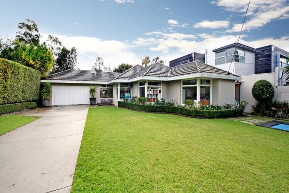 19 Lucas Street BRIGHTON EAST