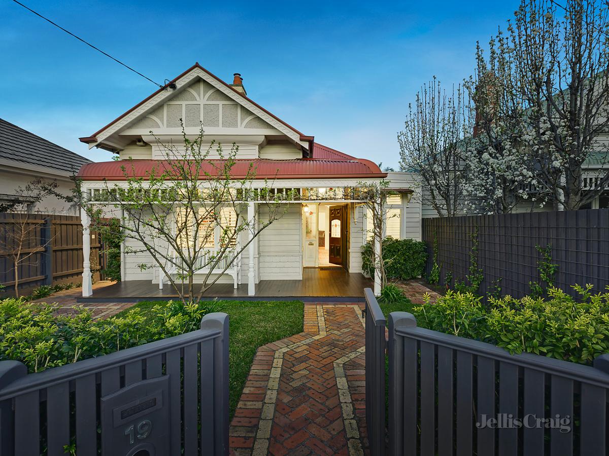 19 Raleigh Street MALVERN