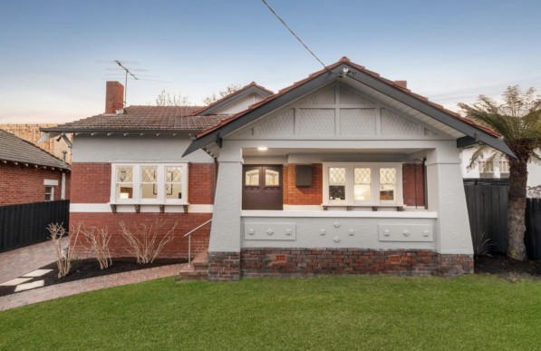 19 Rossfield Avenue KEW
