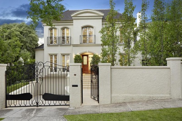 1B Stradbroke Avenue TOORAK