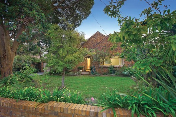 1 Canberra Grove BRIGHTON EAST