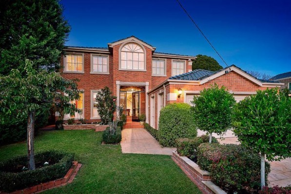 1 Elliott Avenue BALWYN