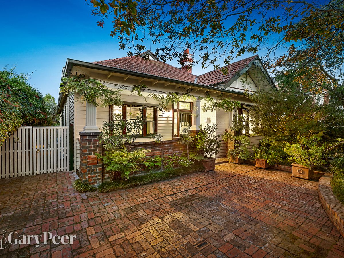 1 Elmhurst Road CAULFIELD NORTH