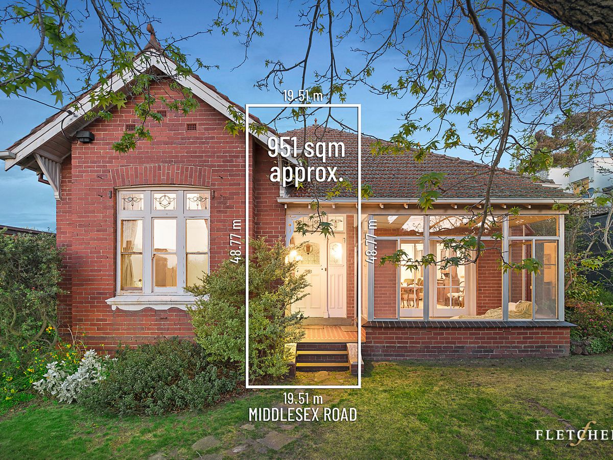 1 Middlesex Road SURREY HILLS