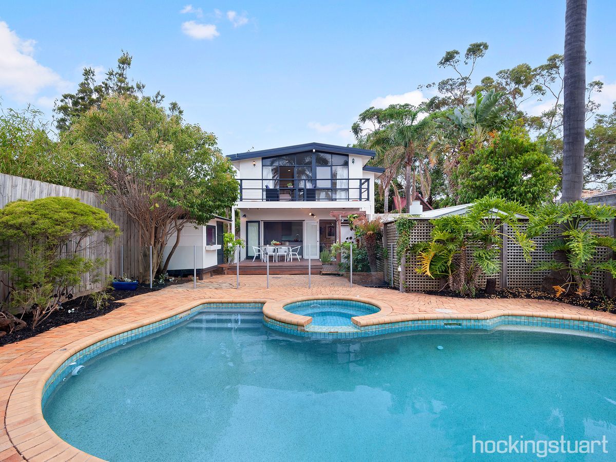 1 Retreat Road HAMPTON