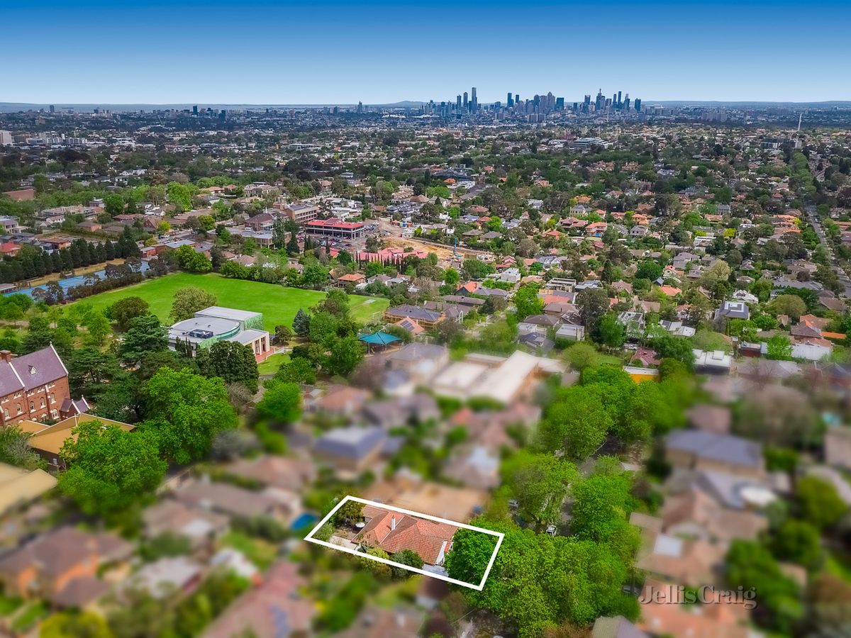 1 Vista Avenue KEW
