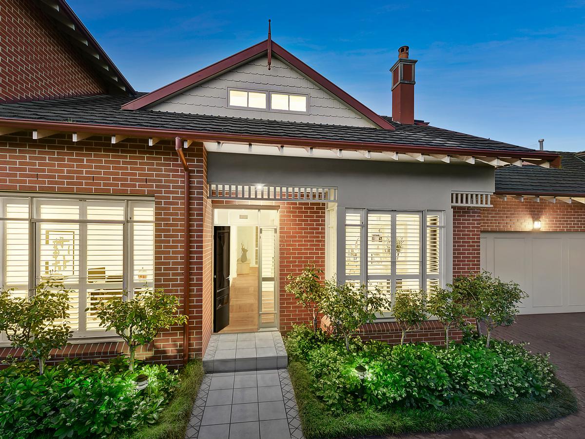 2/10 Tollington Avenue MALVERN EAST