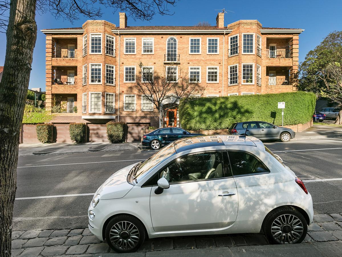 2/134 Anderson Street SOUTH YARRA