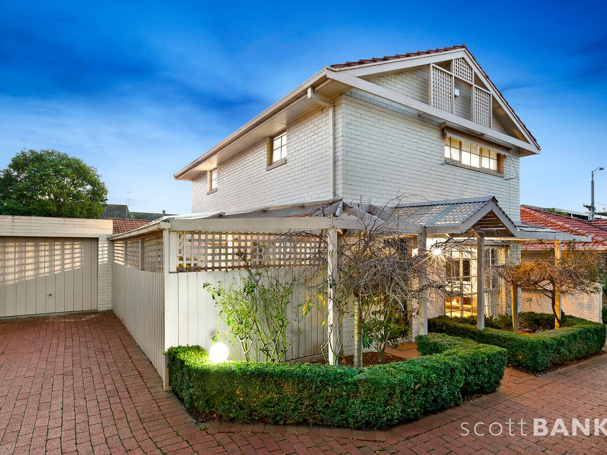 2/1500 Malvern Road GLEN IRIS