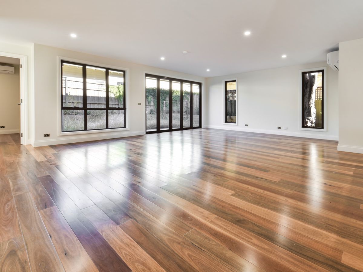 2/33 Broughton Street SURREY HILLS