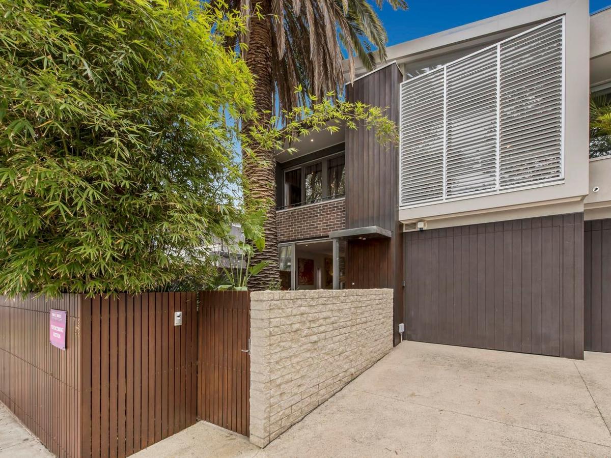2/42 Ruskin Street ELWOOD