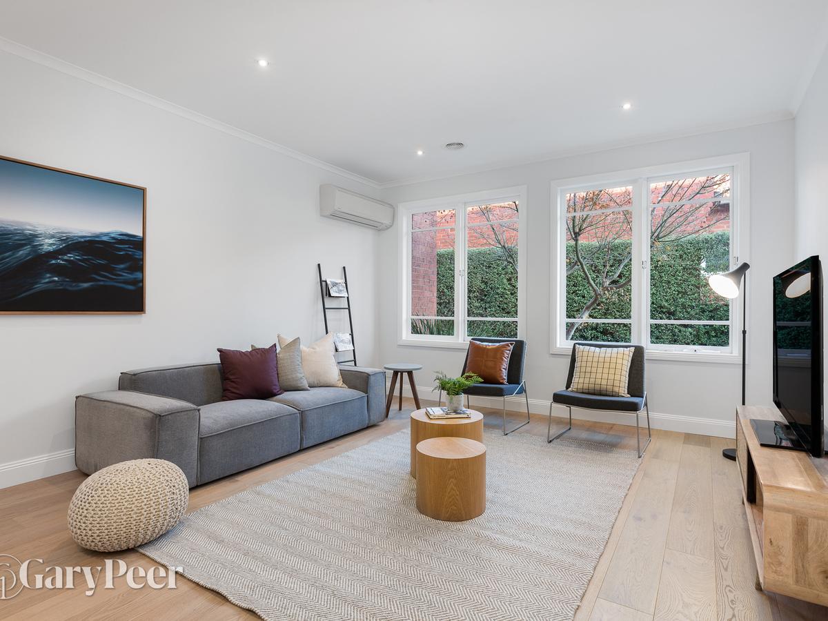 2/49 Begonia Road ELSTERNWICK