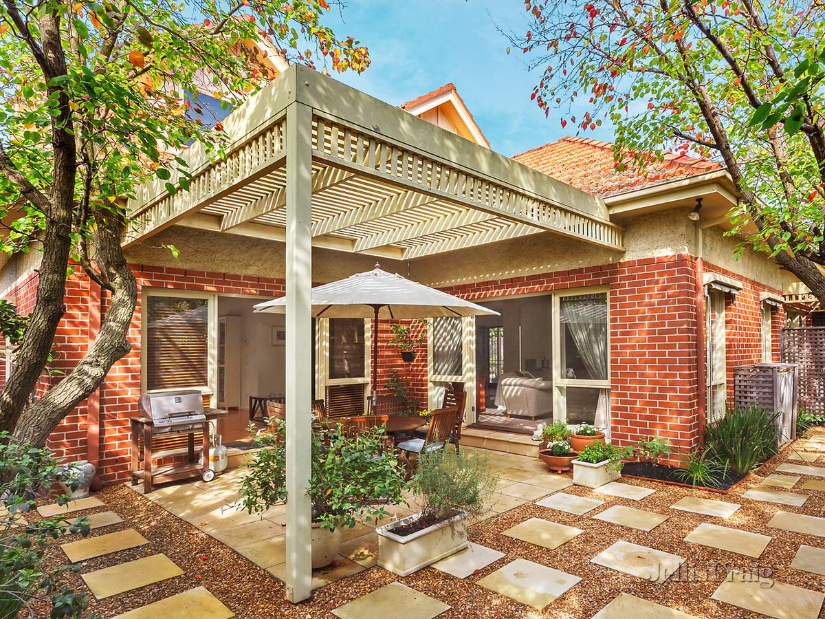 2/55 Paxton Street MALVERN EAST