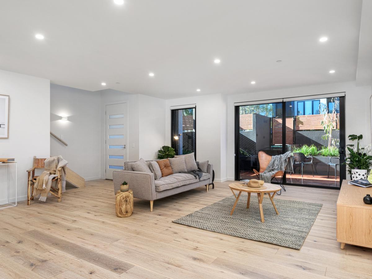 2/5 Claire Street MCKINNON