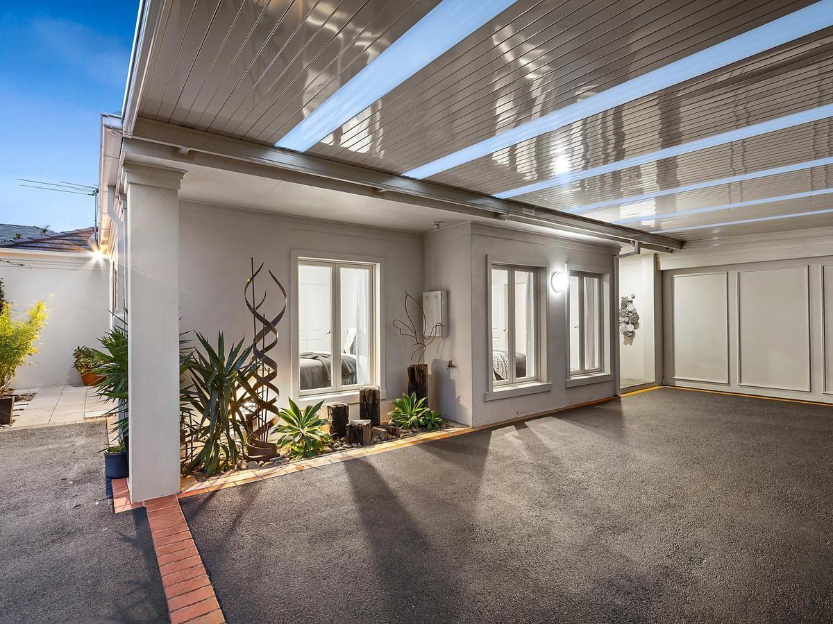 2/67 Bayview Crescent BLACK ROCK