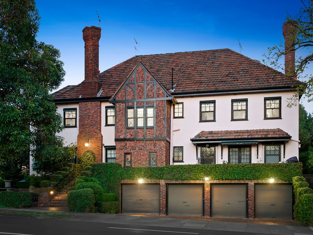 2/692 Orrong Road TOORAK