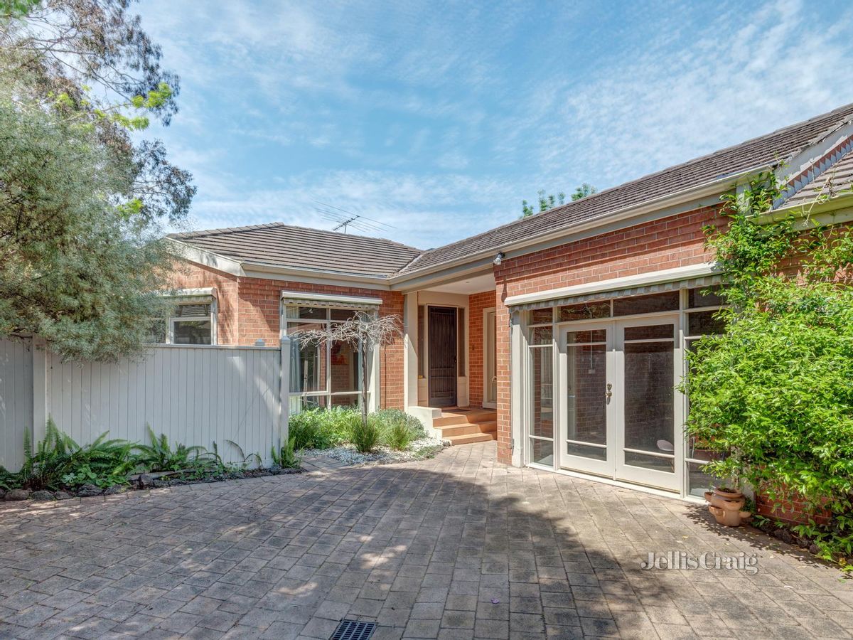 2/6 Daphne Street CANTERBURY