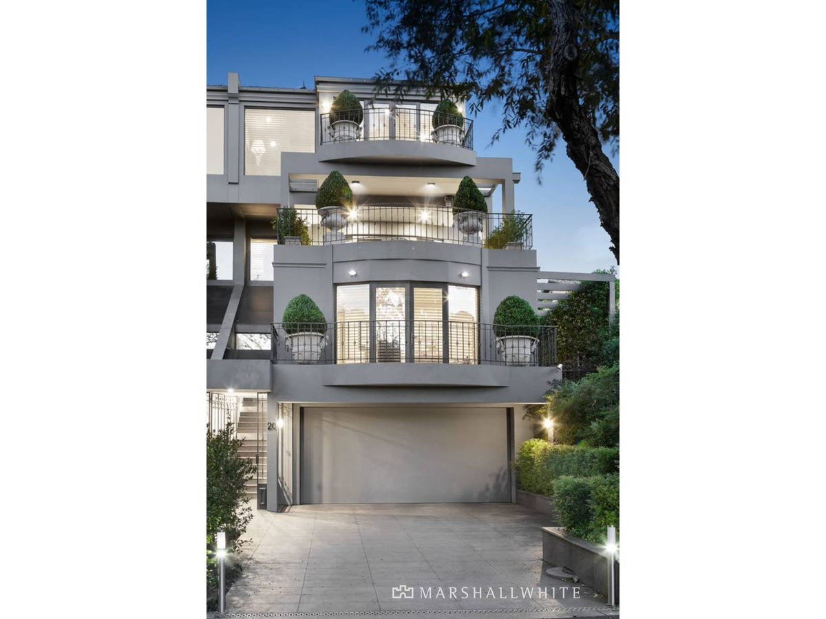 20 Winifred Crescent TOORAK
