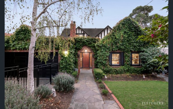 21 Ashburton Road GLEN IRIS