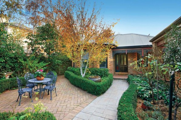 21 Barton Street SURREY HILLS