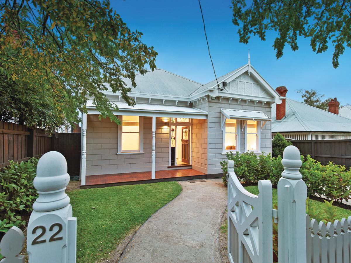 22 Byron Street KEW