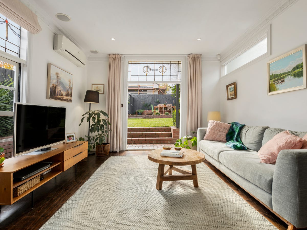 22 Empress Road SURREY HILLS