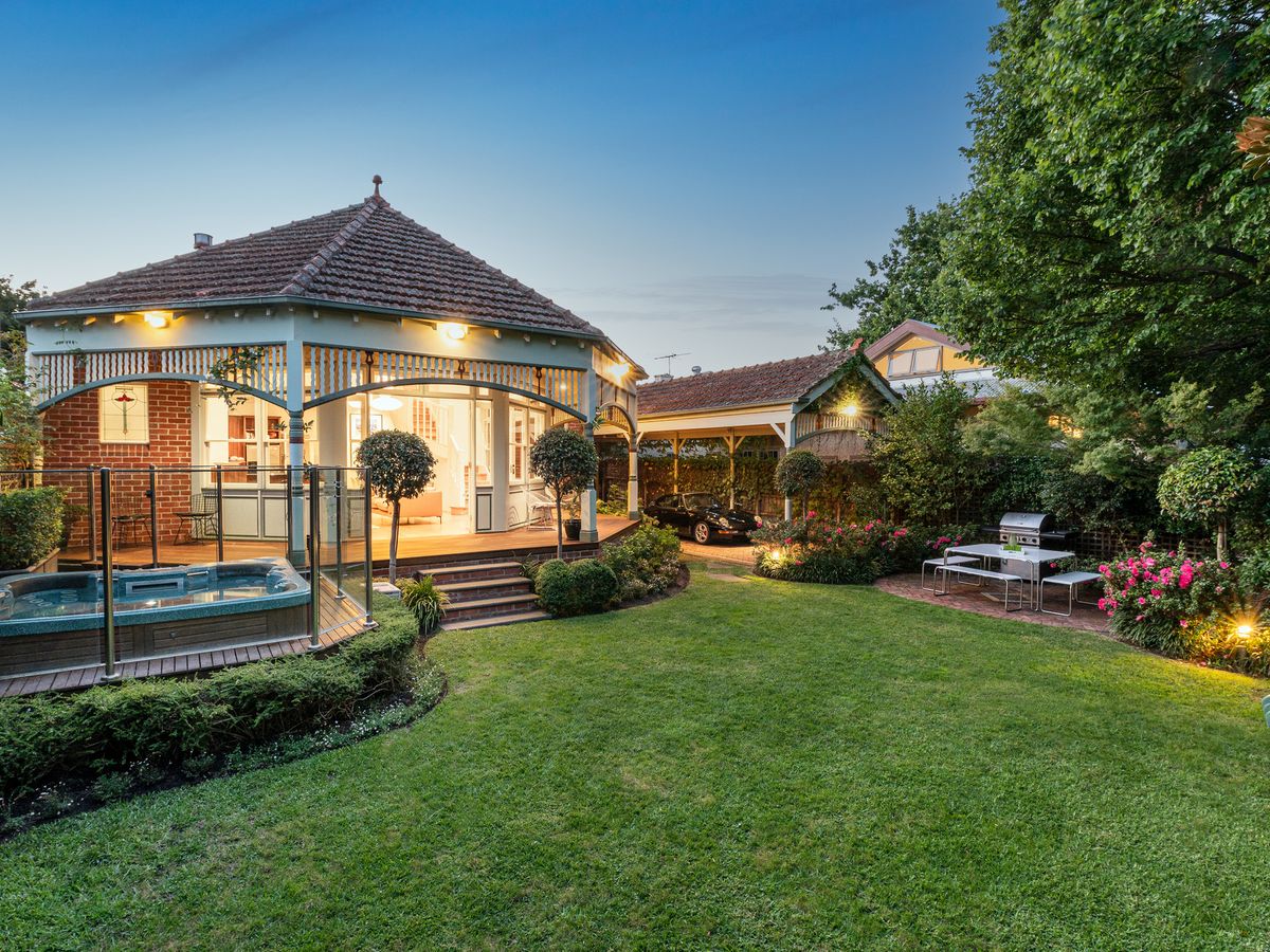 22 Oak Grove MALVERN EAST