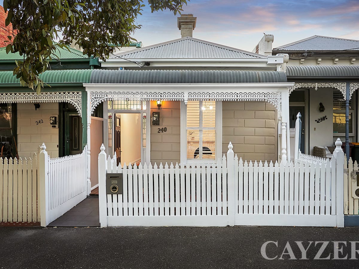 240 Danks Street ALBERT PARK