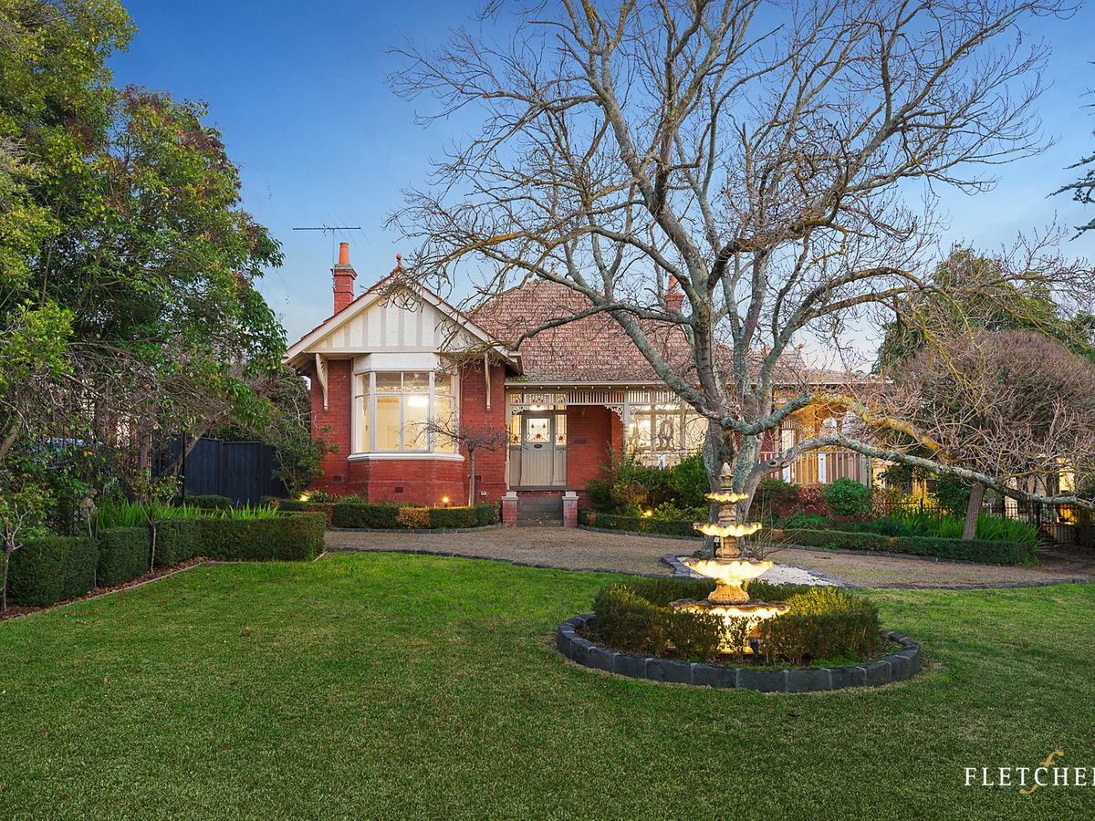 24 Balmoral Crescent SURREY HILLS