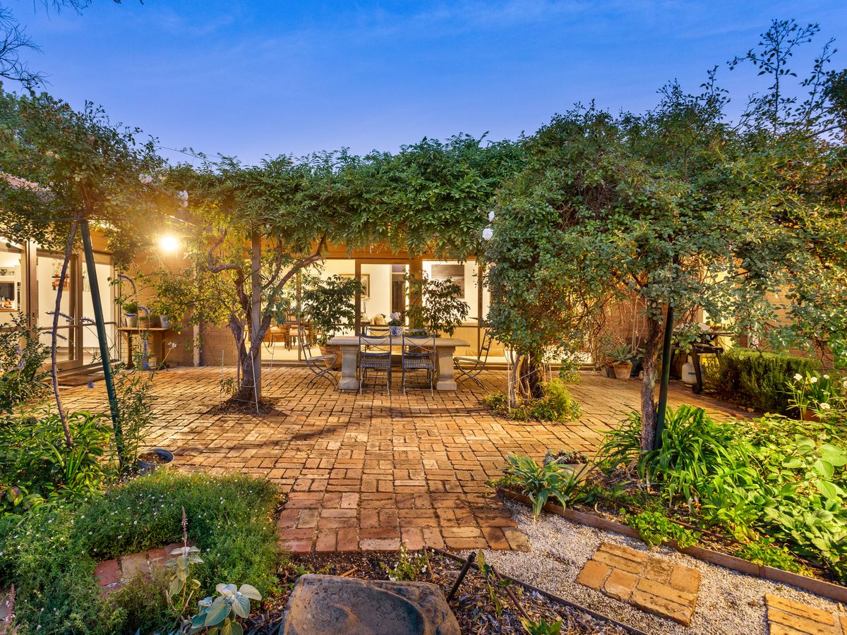 24 Brunel Street MALVERN EAST