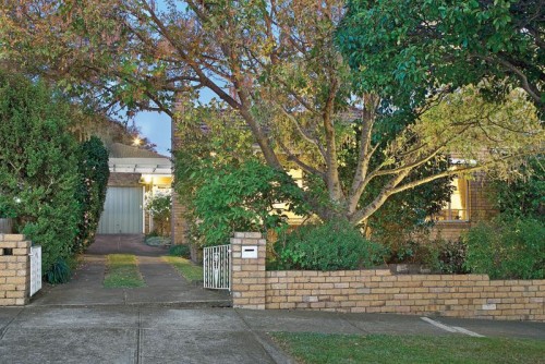 24 Chestnut Street SURREY HILLS