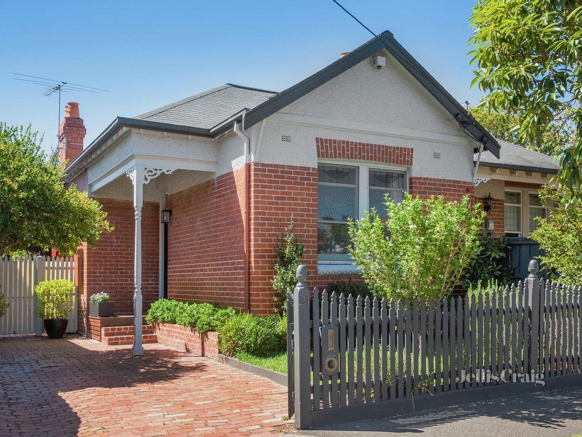 24 Deakin Street MALVERN EAST