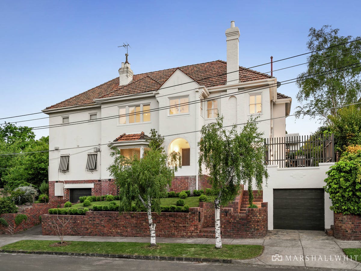 24 Glyndebourne Avenue TOORAK